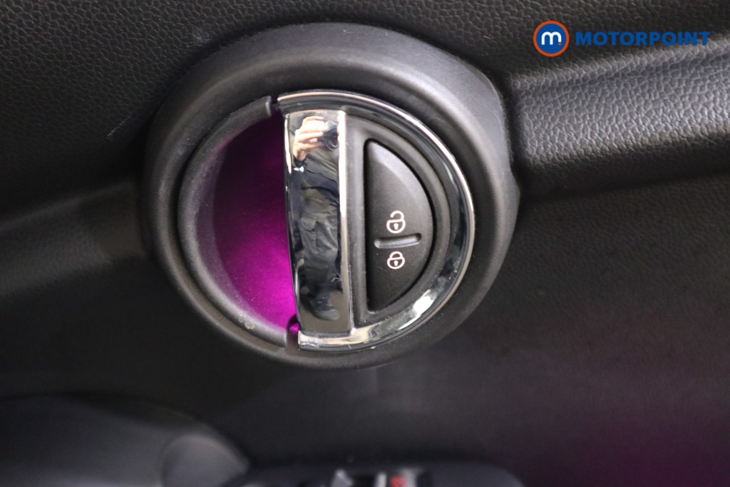 Mini Hatchback Cooper Classic Manual Petrol Hatchback - Stock Number (1551656) - 9th supplementary image