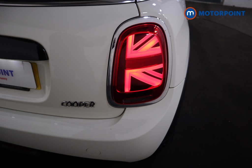 Mini Hatchback Cooper Classic Manual Petrol Hatchback - Stock Number (1551656) - 18th supplementary image