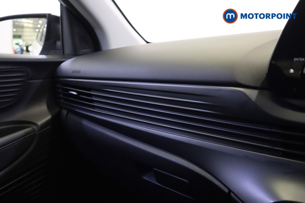 Hyundai Bayon Se Connect Automatic Petrol-Electric Hybrid SUV - Stock Number (1551802) - 21st supplementary image