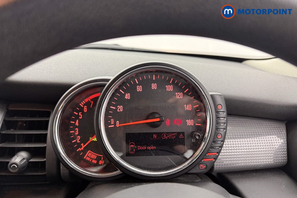 Mini Hatchback Cooper Manual Petrol Hatchback - Stock Number (1553896) - 4th supplementary image
