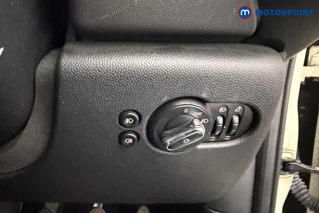Mini Hatchback Cooper Manual Petrol Hatchback - Stock Number (1553896) - 8th supplementary image