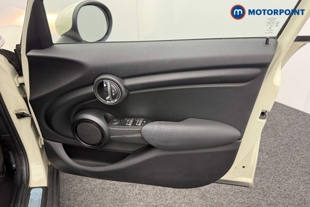 Mini Hatchback Cooper Manual Petrol Hatchback - Stock Number (1553896) - 10th supplementary image
