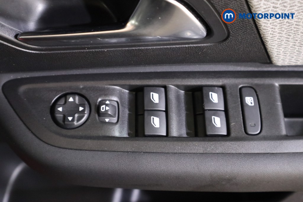 Citroen C4 X MAX Automatic Petrol Saloon - Stock Number (1554600) - 9th supplementary image