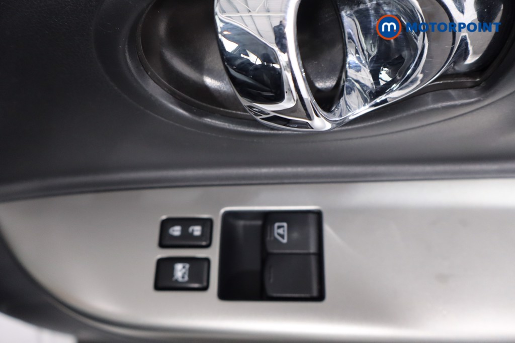 Nissan Micra Tekna Automatic Petrol Hatchback - Stock Number (1556580) - 17th supplementary image