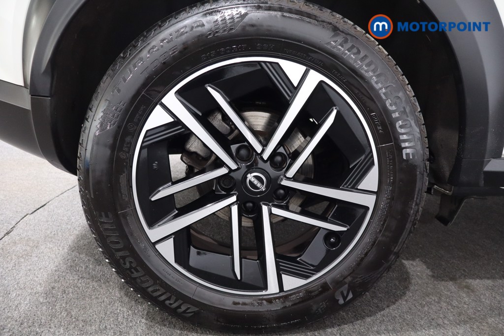 Nissan Juke N-Connecta Manual Petrol SUV - Stock Number (1556744) - 9th supplementary image