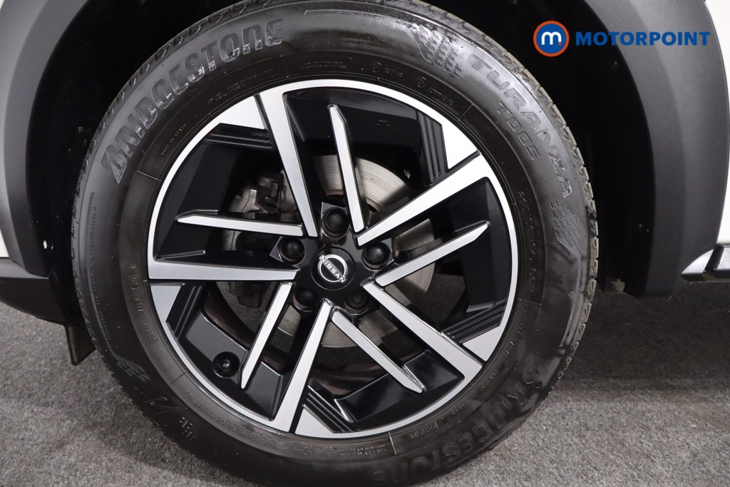 Nissan Juke N-Connecta Manual Petrol SUV - Stock Number (1556744) - 11th supplementary image
