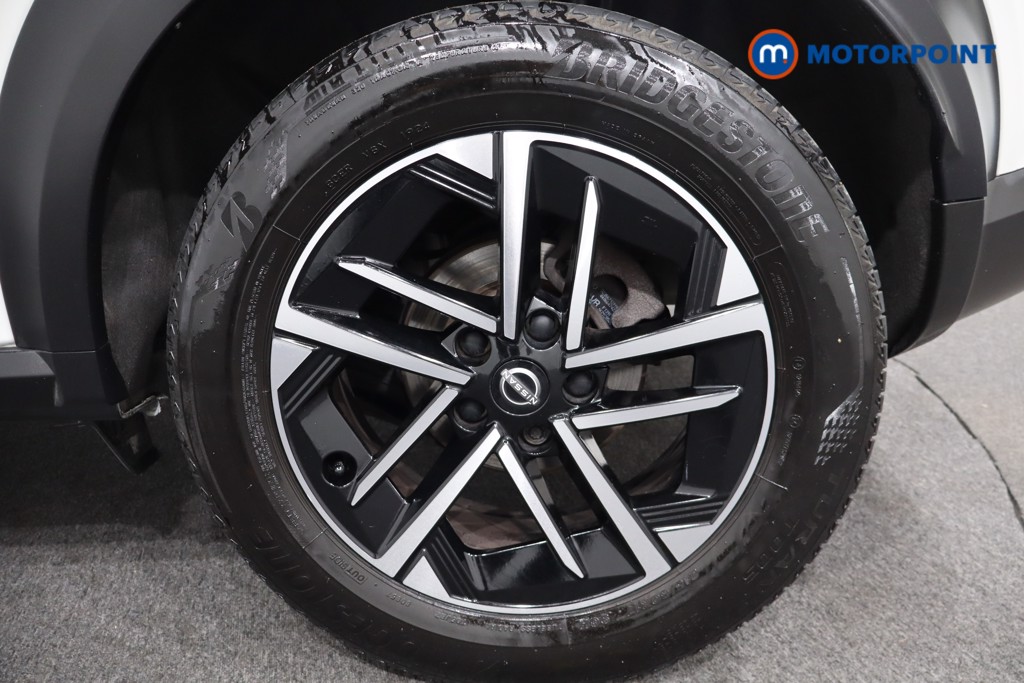 Nissan Juke N-Connecta Manual Petrol SUV - Stock Number (1556744) - 12th supplementary image