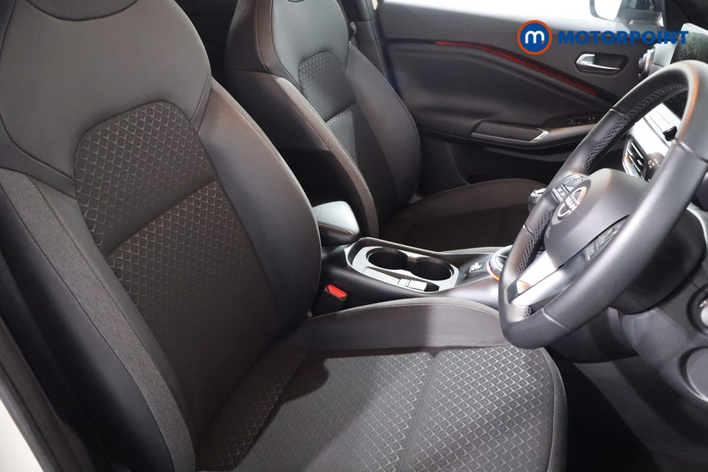 Nissan Juke N-Connecta Manual Petrol SUV - Stock Number (1556744) - 20th supplementary image
