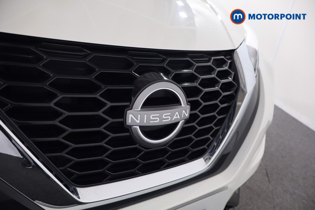 Nissan Juke N-Connecta Manual Petrol SUV - Stock Number (1556744) - 23rd supplementary image