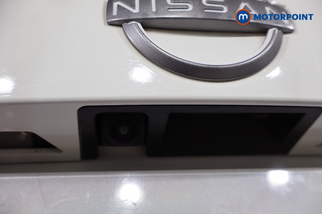 Nissan Juke N-Connecta Manual Petrol SUV - Stock Number (1556744) - 29th supplementary image