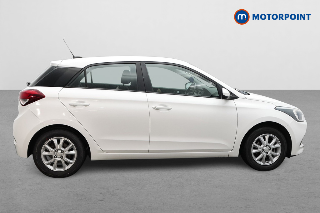 Hyundai I20 SE Manual Petrol Hatchback - Stock Number (1556980) - Drivers side