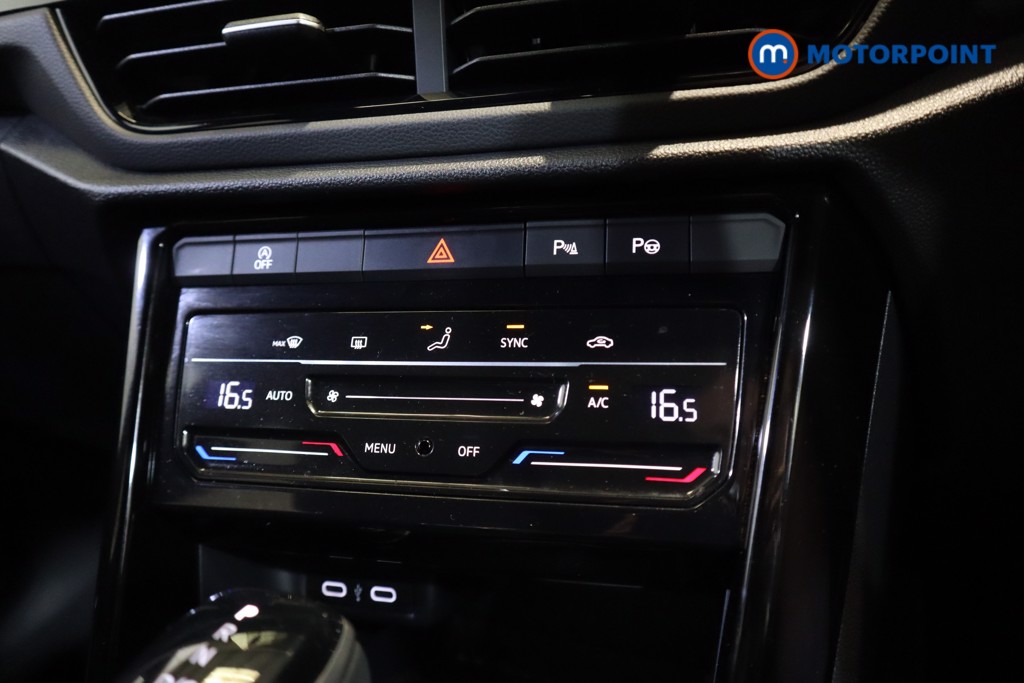 Volkswagen T-Roc Style Automatic Petrol SUV - Stock Number (1557013) - 18th supplementary image