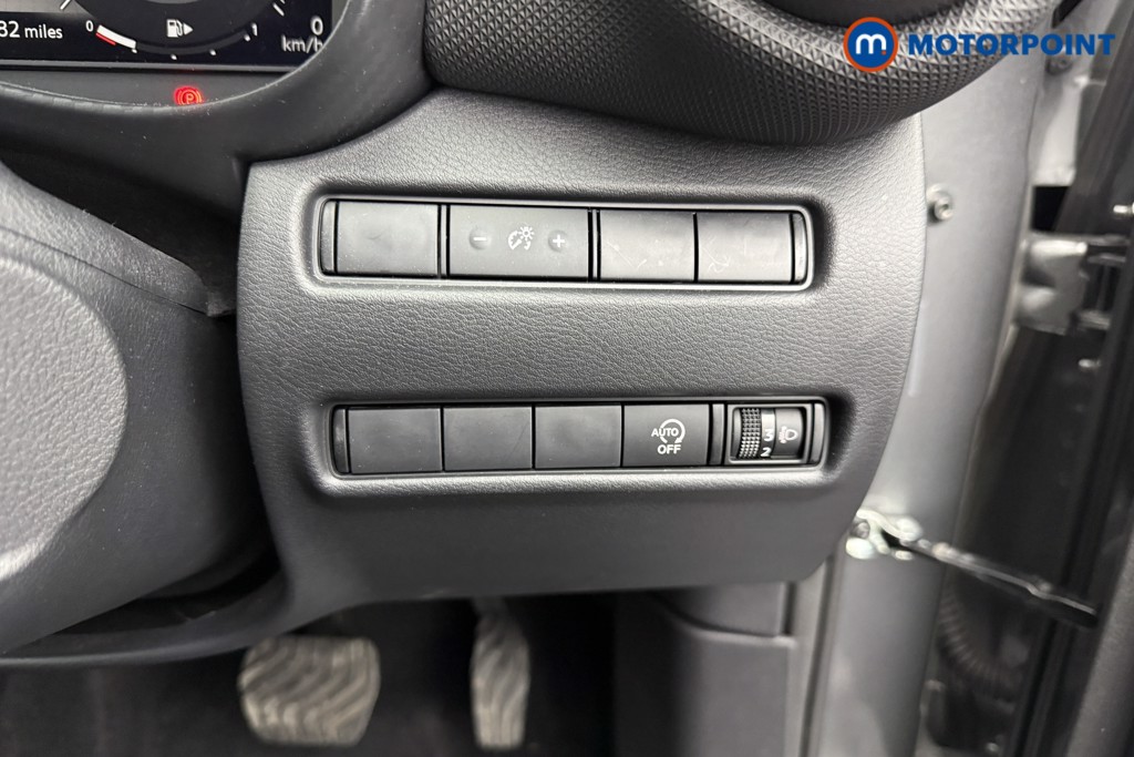Nissan Juke N-Connecta Automatic Petrol SUV - Stock Number (1557348) - 14th supplementary image