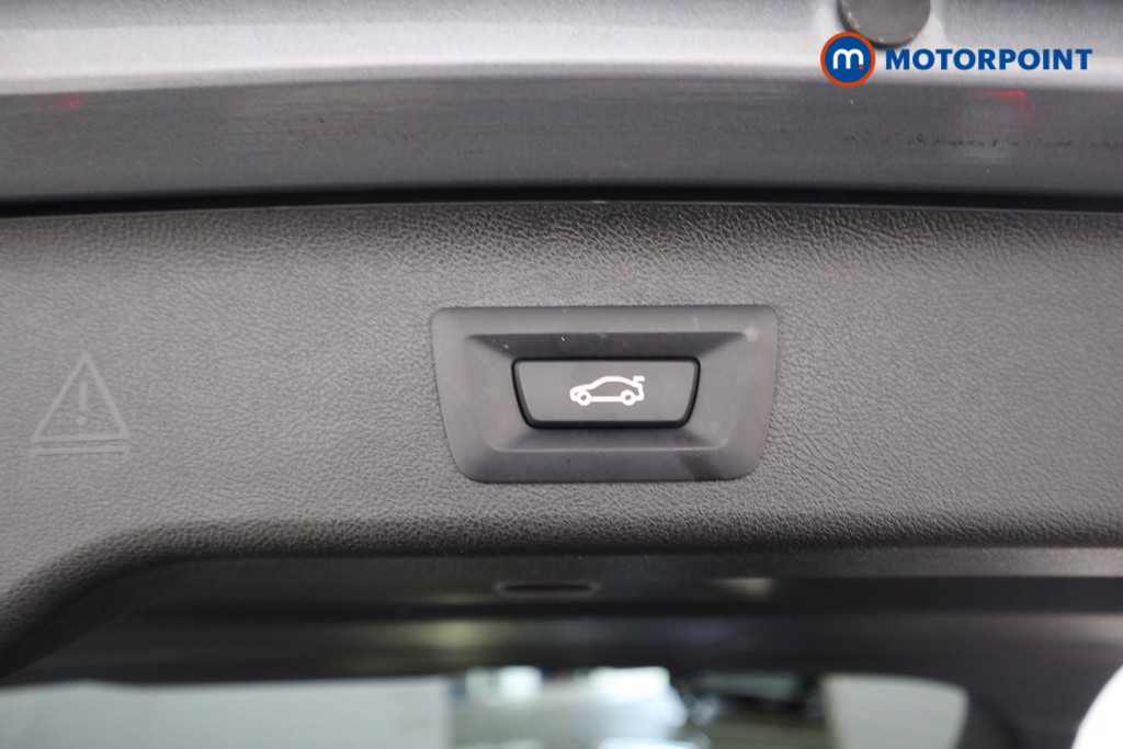 BMW 5 Series M Sport Automatic Petrol Plug-In Hybrid Estate - Stock Number (1557479) - 16th supplementary image