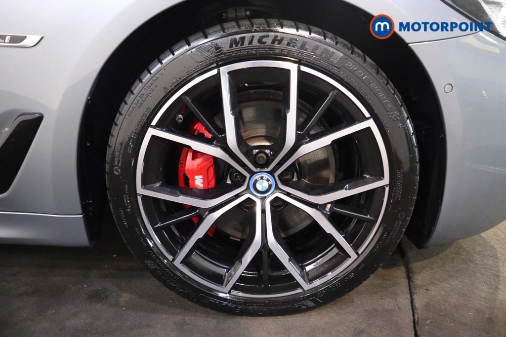 BMW 5 Series M Sport Automatic Petrol Plug-In Hybrid Estate - Stock Number (1557479) - 19th supplementary image