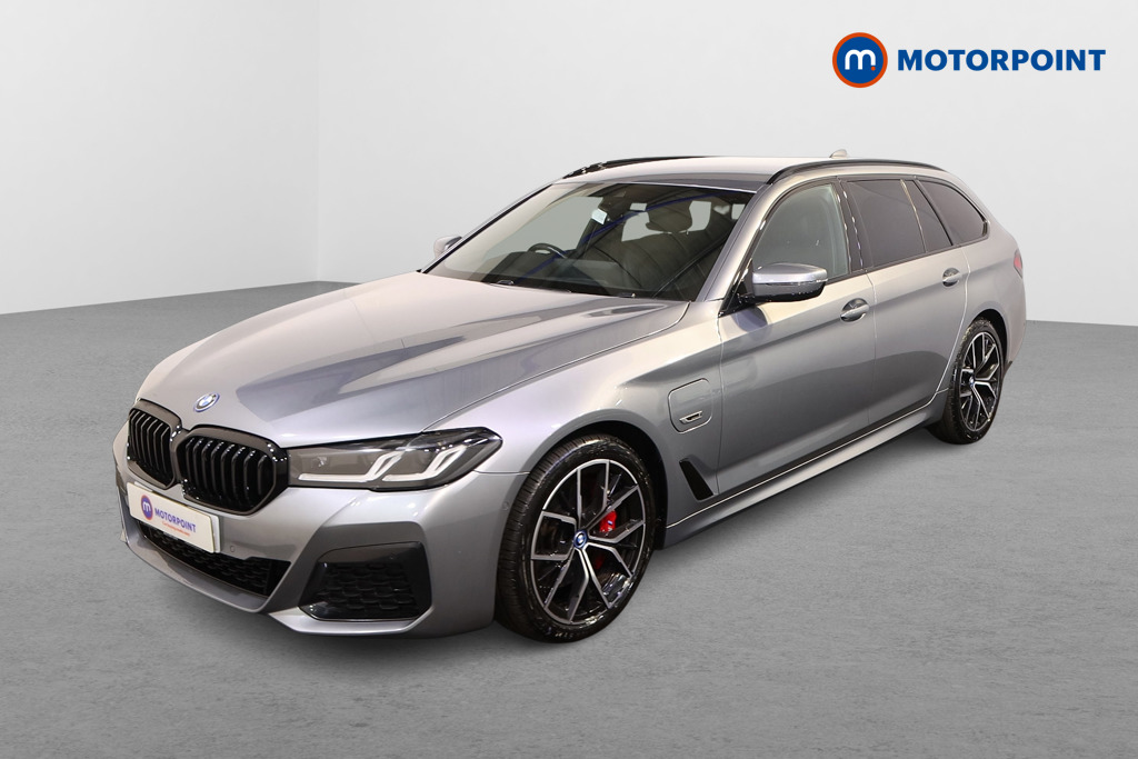 BMW 5 Series M Sport Automatic Petrol Plug-In Hybrid Estate - Stock Number (1557479) - Passenger side front corner
