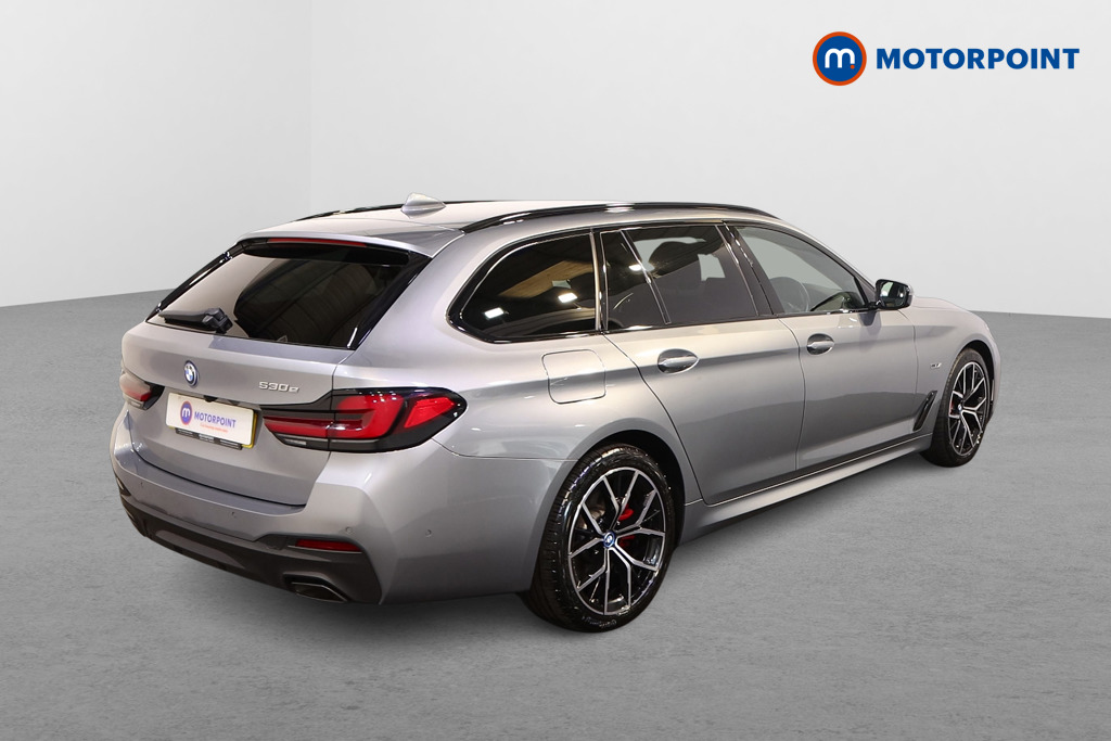 BMW 5 Series M Sport Automatic Petrol Plug-In Hybrid Estate - Stock Number (1557479) - Drivers side rear corner