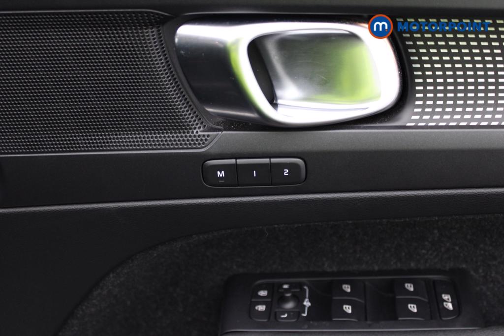 Volvo Xc40 R Design Pro Automatic Petrol SUV - Stock Number (1558109) - 3rd supplementary image