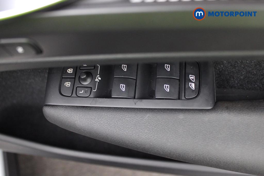 Volvo Xc40 R Design Pro Automatic Petrol SUV - Stock Number (1558109) - 4th supplementary image