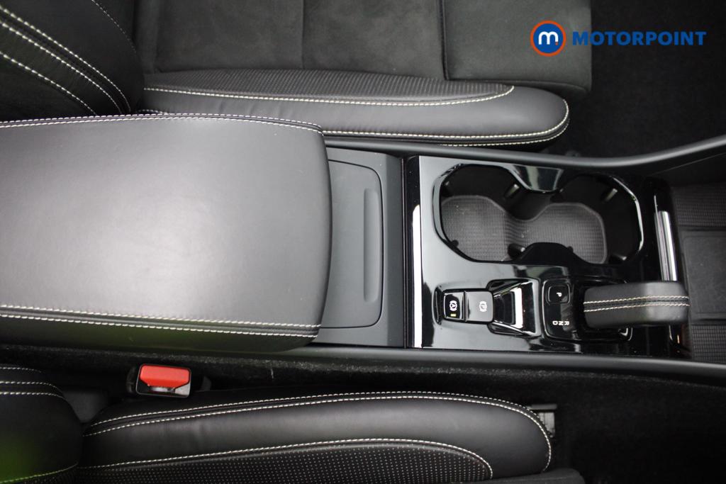 Volvo Xc40 R Design Pro Automatic Petrol SUV - Stock Number (1558109) - 11th supplementary image