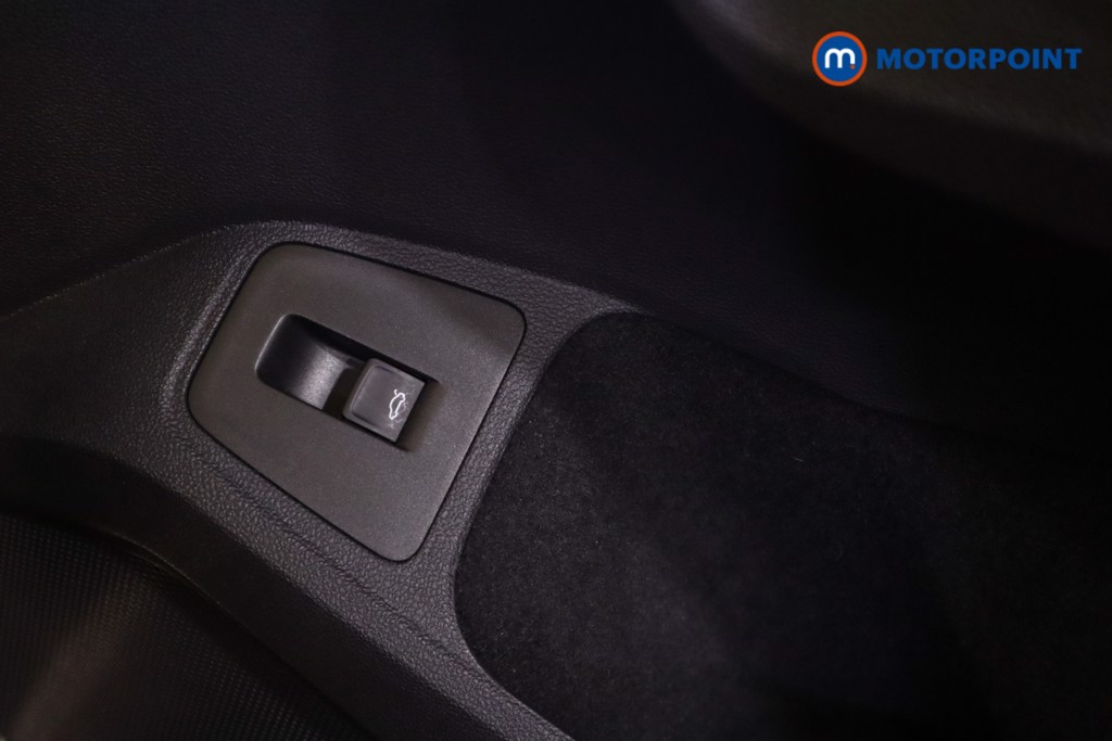 Volkswagen Tiguan Life Automatic Petrol SUV - Stock Number (1558591) - 4th supplementary image