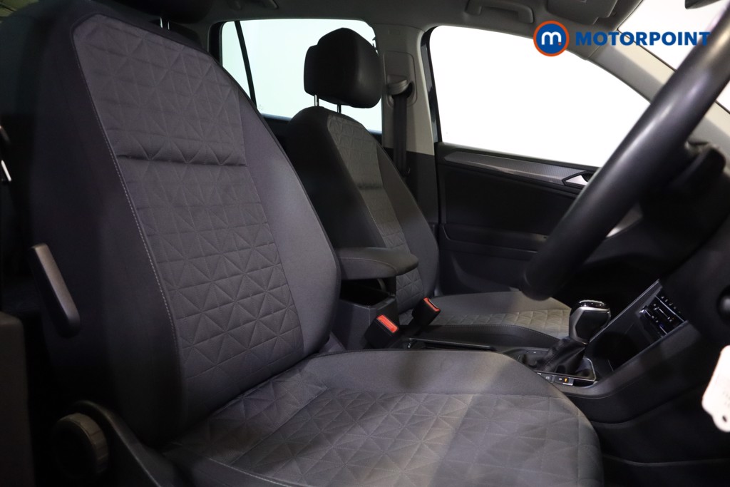 Volkswagen Tiguan Life Automatic Petrol SUV - Stock Number (1558591) - 6th supplementary image