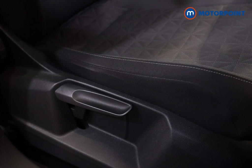 Volkswagen Tiguan Life Automatic Petrol SUV - Stock Number (1558591) - 7th supplementary image