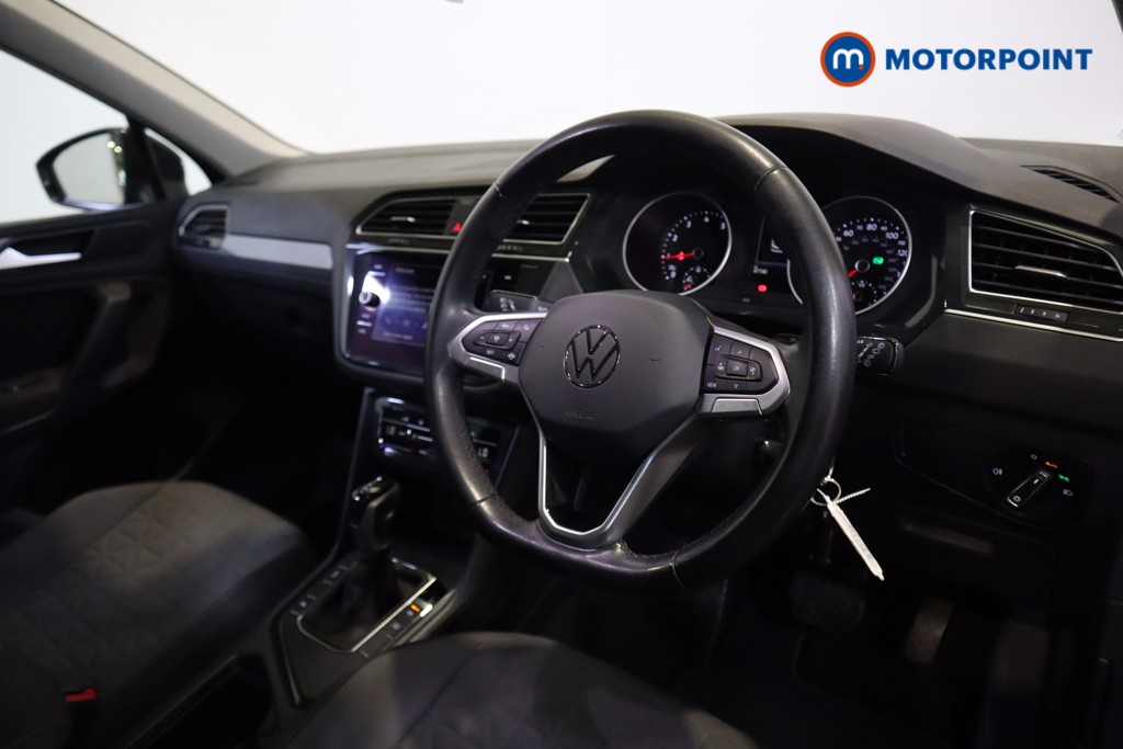Volkswagen Tiguan Life Automatic Petrol SUV - Stock Number (1558591) - 1st supplementary image