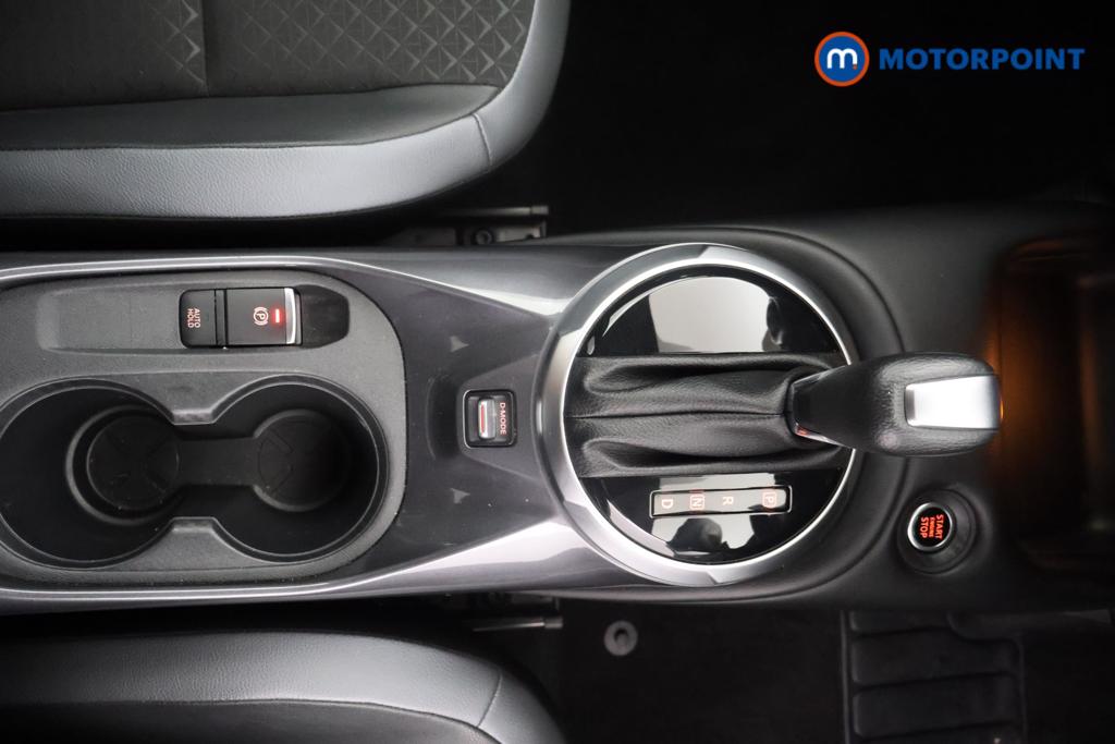 Nissan Juke N-Connecta Automatic Petrol SUV - Stock Number (1558912) - 6th supplementary image