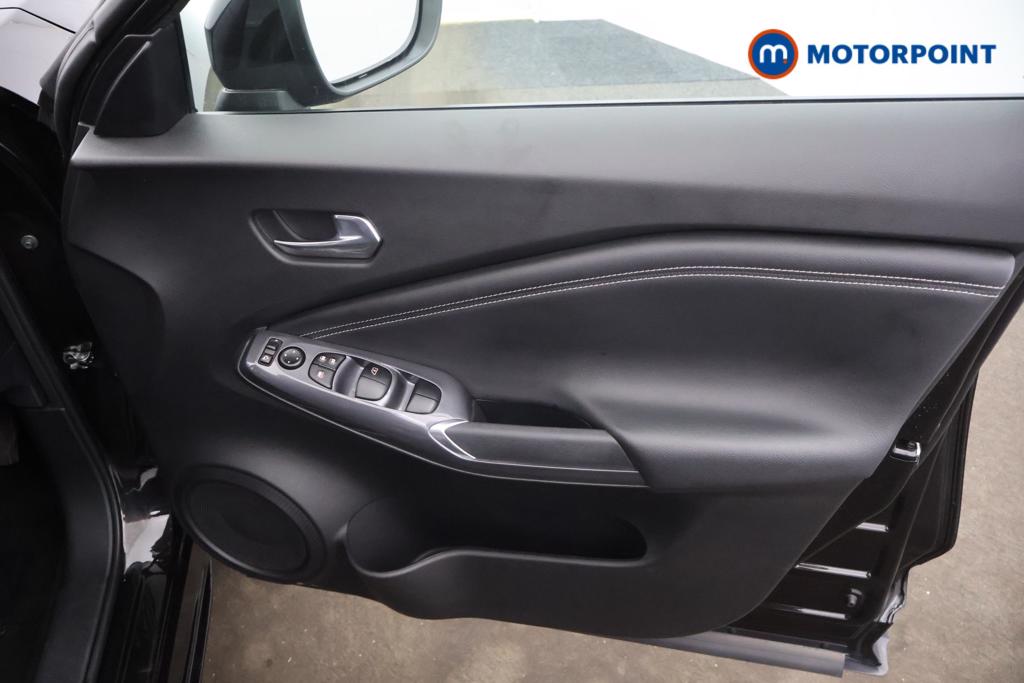 Nissan Juke N-Connecta Automatic Petrol SUV - Stock Number (1558912) - 8th supplementary image