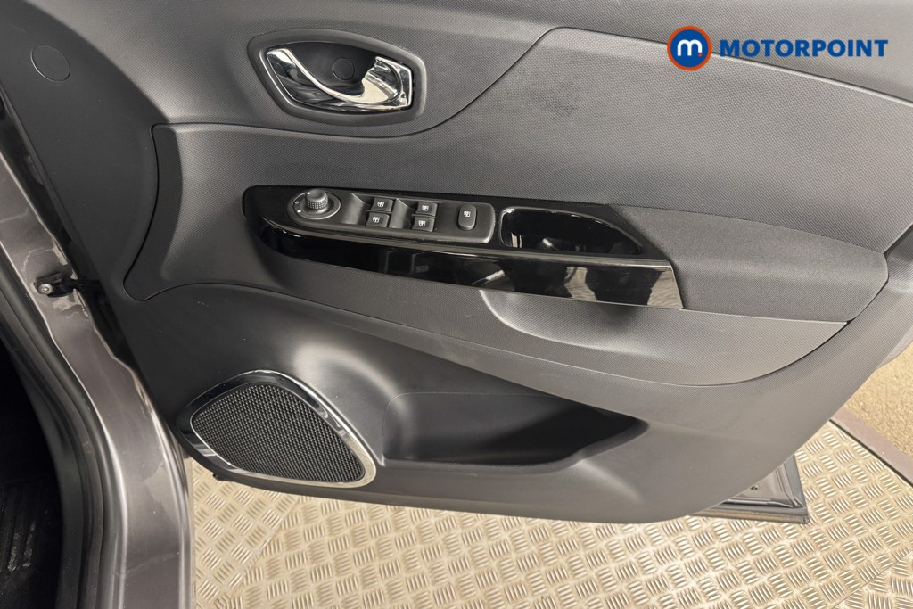 Renault Captur Dynamique Nav Manual Petrol SUV - Stock Number (1559479) - 13th supplementary image