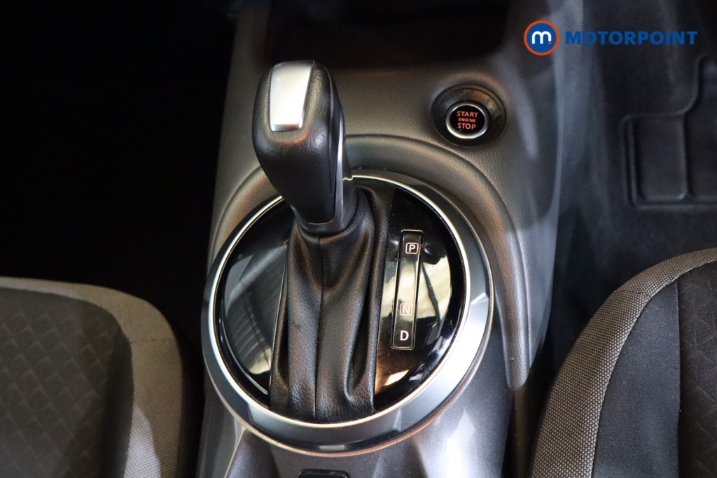 Nissan Juke N-Connecta Manual Petrol SUV - Stock Number (1559544) - 7th supplementary image