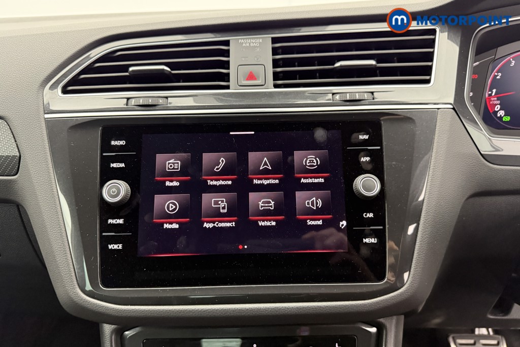 Volkswagen Tiguan R-Line Edition Automatic Petrol SUV - Stock Number (1559699) - 11th supplementary image