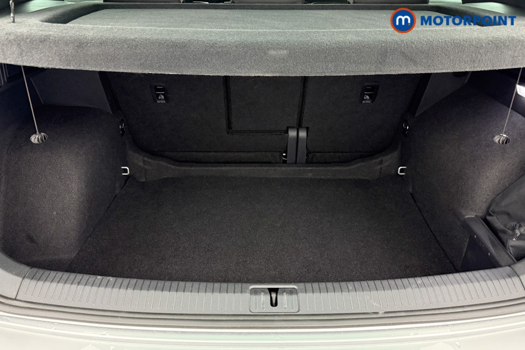 Volkswagen Tiguan R-Line Edition Automatic Petrol SUV - Stock Number (1559699) - 23rd supplementary image