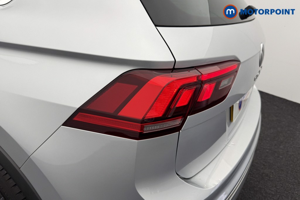 Volkswagen Tiguan R-Line Edition Automatic Petrol SUV - Stock Number (1559699) - 28th supplementary image
