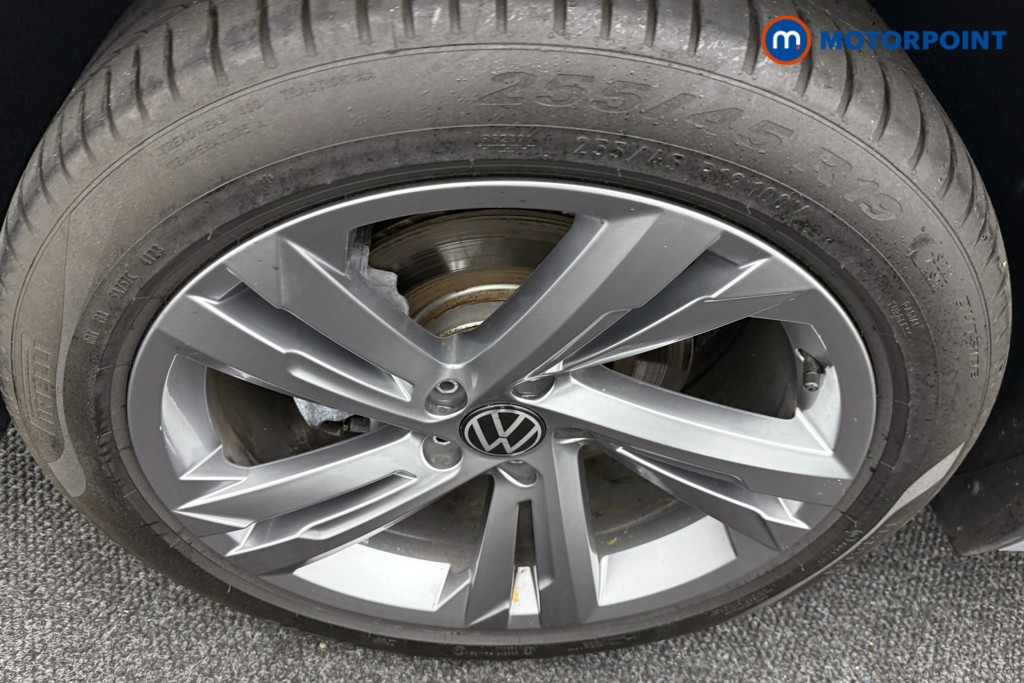 Volkswagen Tiguan R-Line Edition Automatic Petrol SUV - Stock Number (1559699) - 32nd supplementary image