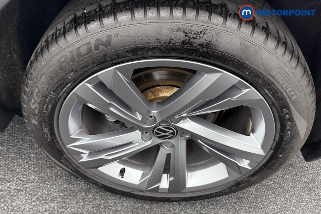 Volkswagen Tiguan R-Line Edition Automatic Petrol SUV - Stock Number (1559699) - 33rd supplementary image