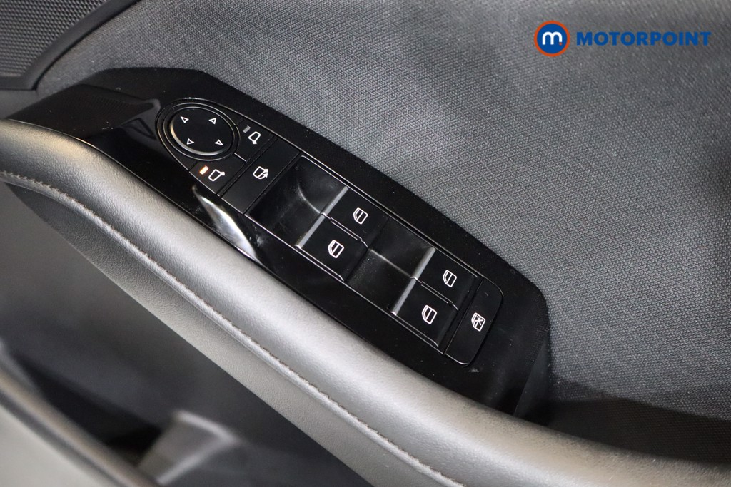 Mazda 3 Sport Lux Manual Petrol-Electric Hybrid Hatchback - Stock Number (1560049) - 9th supplementary image