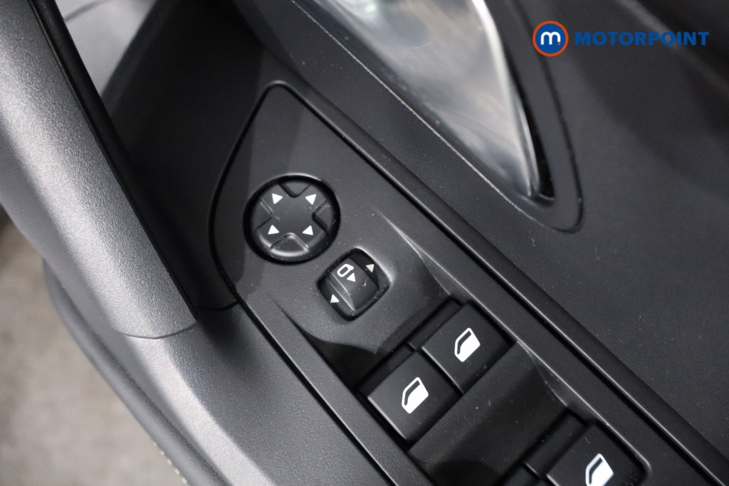 Peugeot 2008 Allure Manual Petrol SUV - Stock Number (1560350) - 21st supplementary image