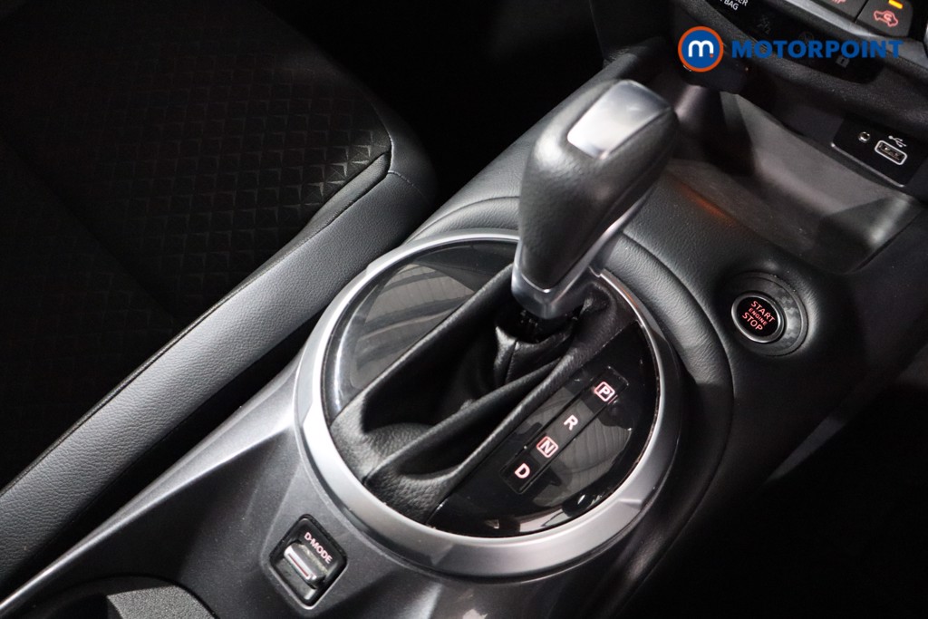 Nissan Juke N-Connecta Automatic Petrol SUV - Stock Number (1555582) - 14th supplementary image