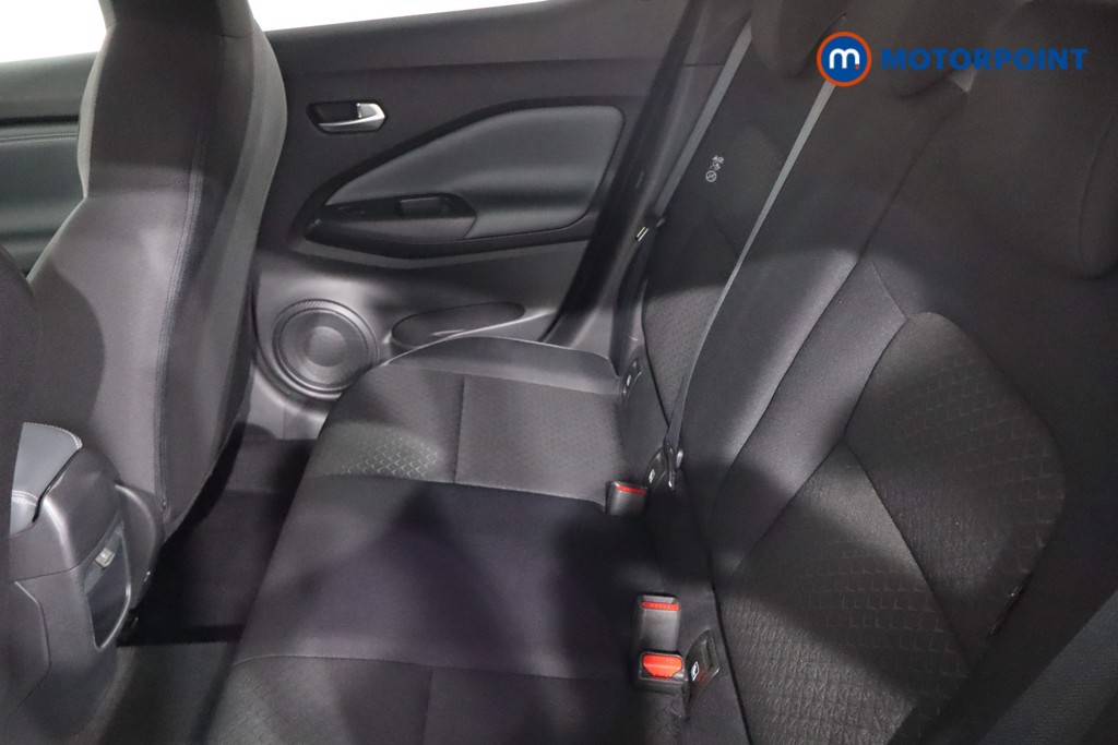 Nissan Juke N-Connecta Manual Petrol SUV - Stock Number (1556754) - 5th supplementary image