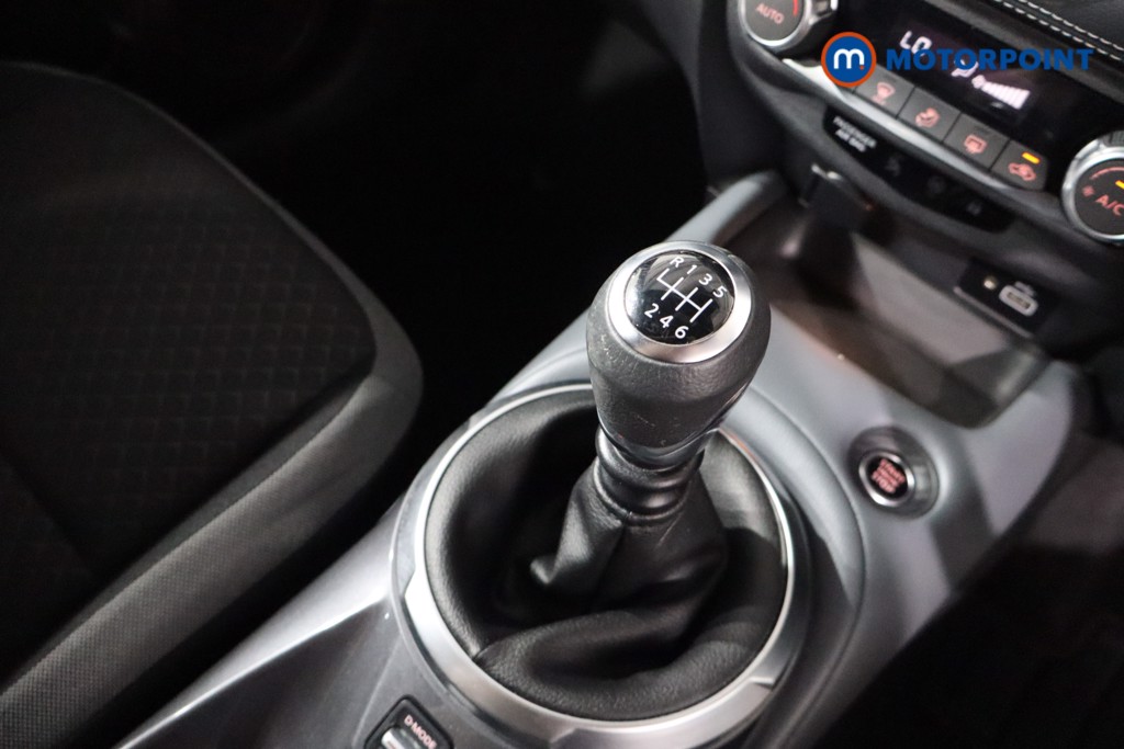 Nissan Juke N-Connecta Manual Petrol SUV - Stock Number (1556754) - 15th supplementary image