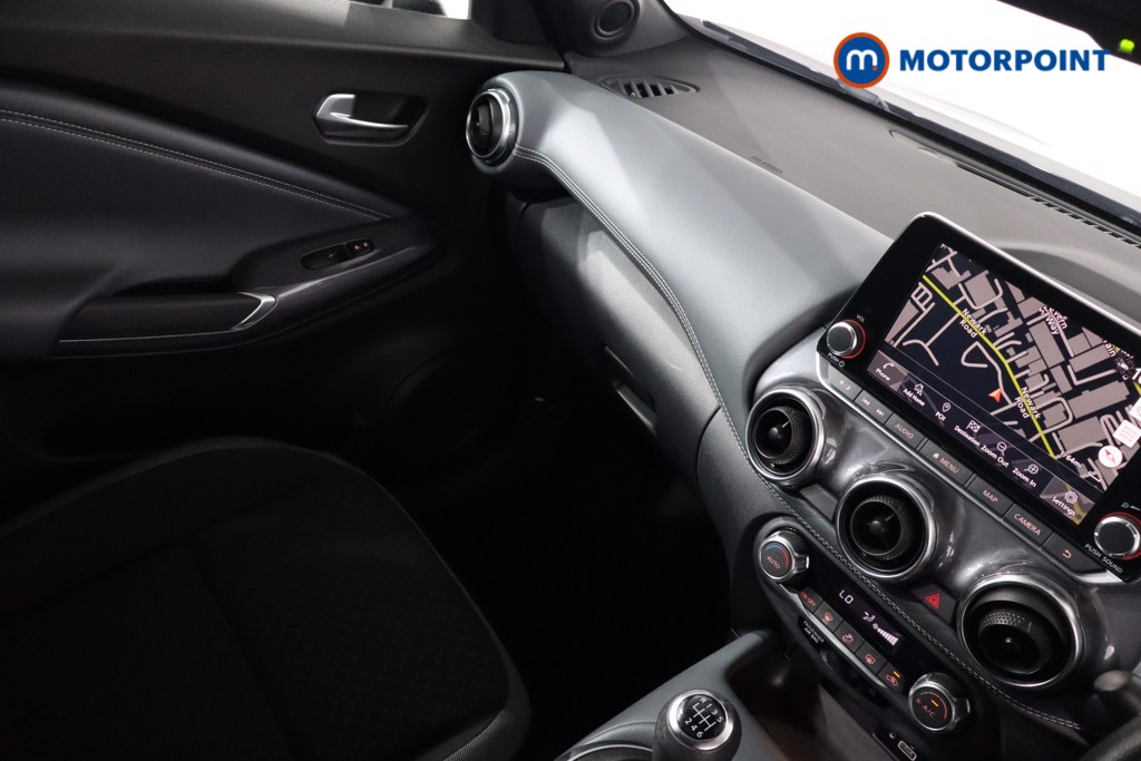 Nissan Juke N-Connecta Manual Petrol SUV - Stock Number (1556754) - 16th supplementary image