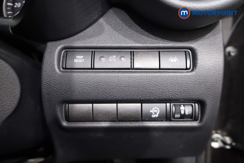 Nissan Juke N-Connecta Manual Petrol SUV - Stock Number (1556754) - 19th supplementary image