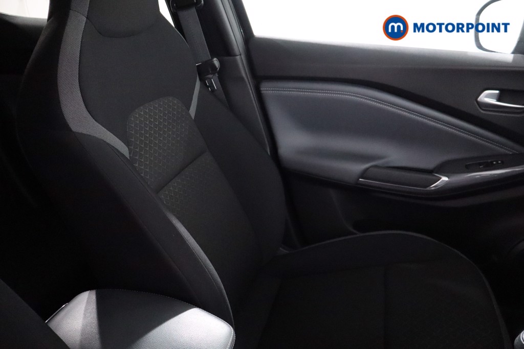 Nissan Juke N-Connecta Manual Petrol SUV - Stock Number (1556754) - 22nd supplementary image