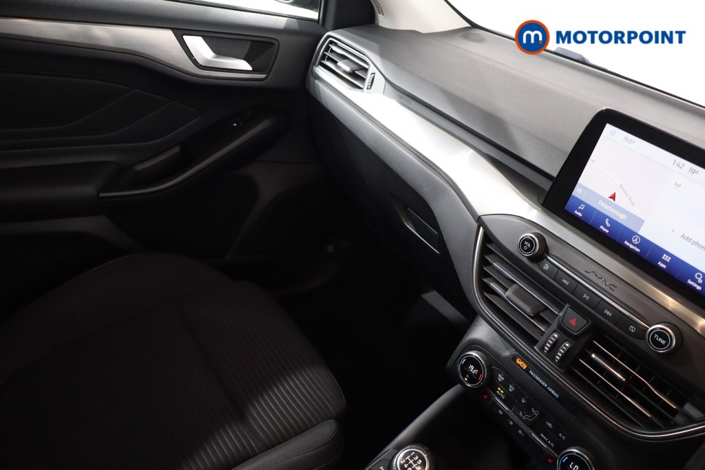 Ford Focus Titanium Manual Petrol Hatchback - Stock Number (1559026) - 17th supplementary image