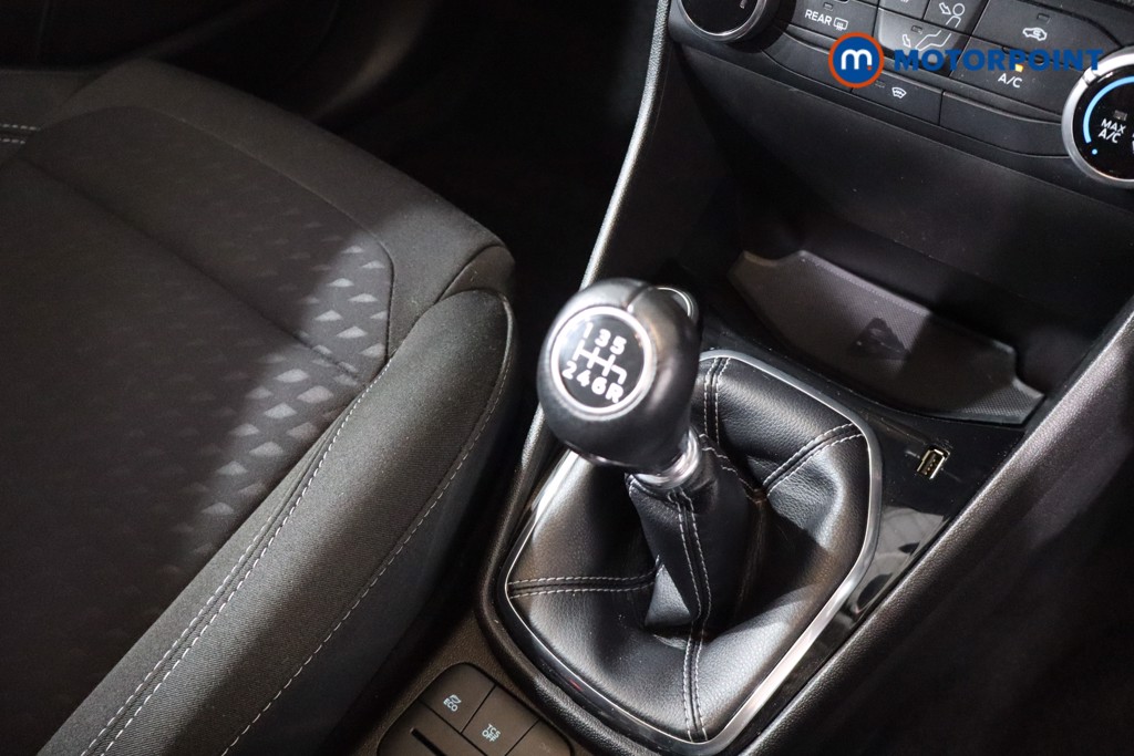 Ford Fiesta Zetec Manual Petrol Hatchback - Stock Number (1559774) - 15th supplementary image