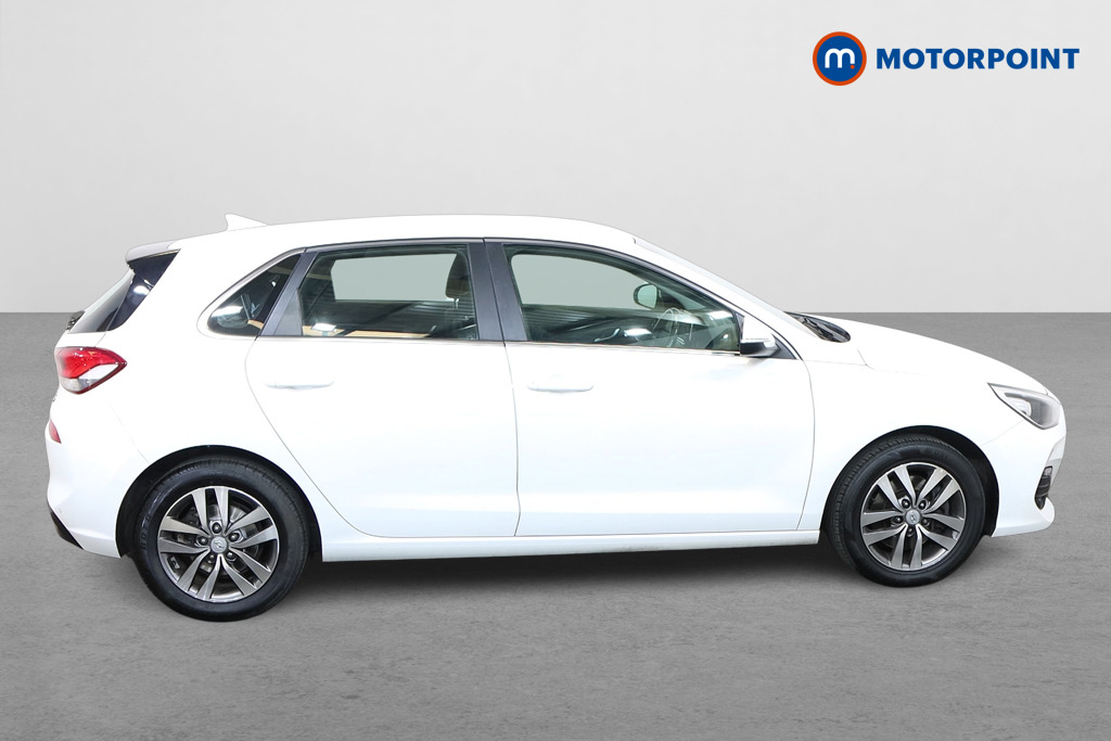 Hyundai I30 SE Manual Petrol Hatchback - Stock Number (1541696) - Drivers side
