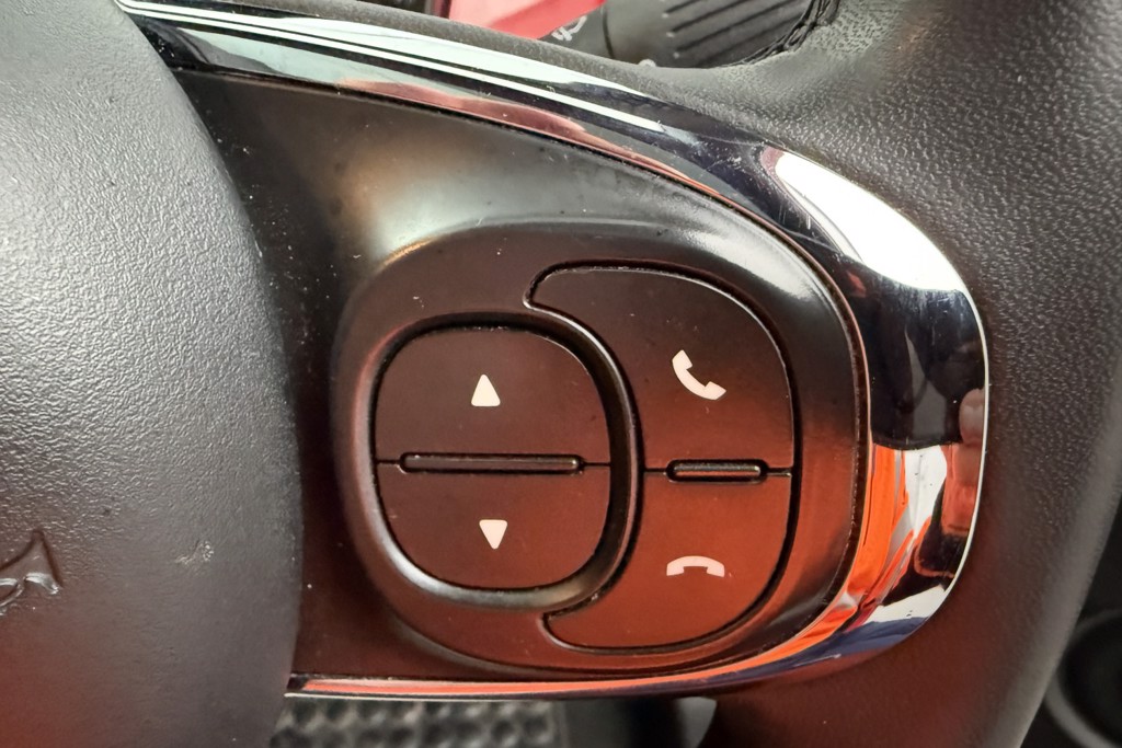 Fiat 500 Dolcevita Manual Petrol-Electric Hybrid Hatchback - Stock Number (1543096) - 4th supplementary image