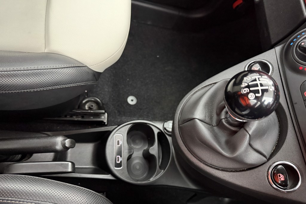 Fiat 500 Dolcevita Manual Petrol-Electric Hybrid Hatchback - Stock Number (1543096) - 12th supplementary image